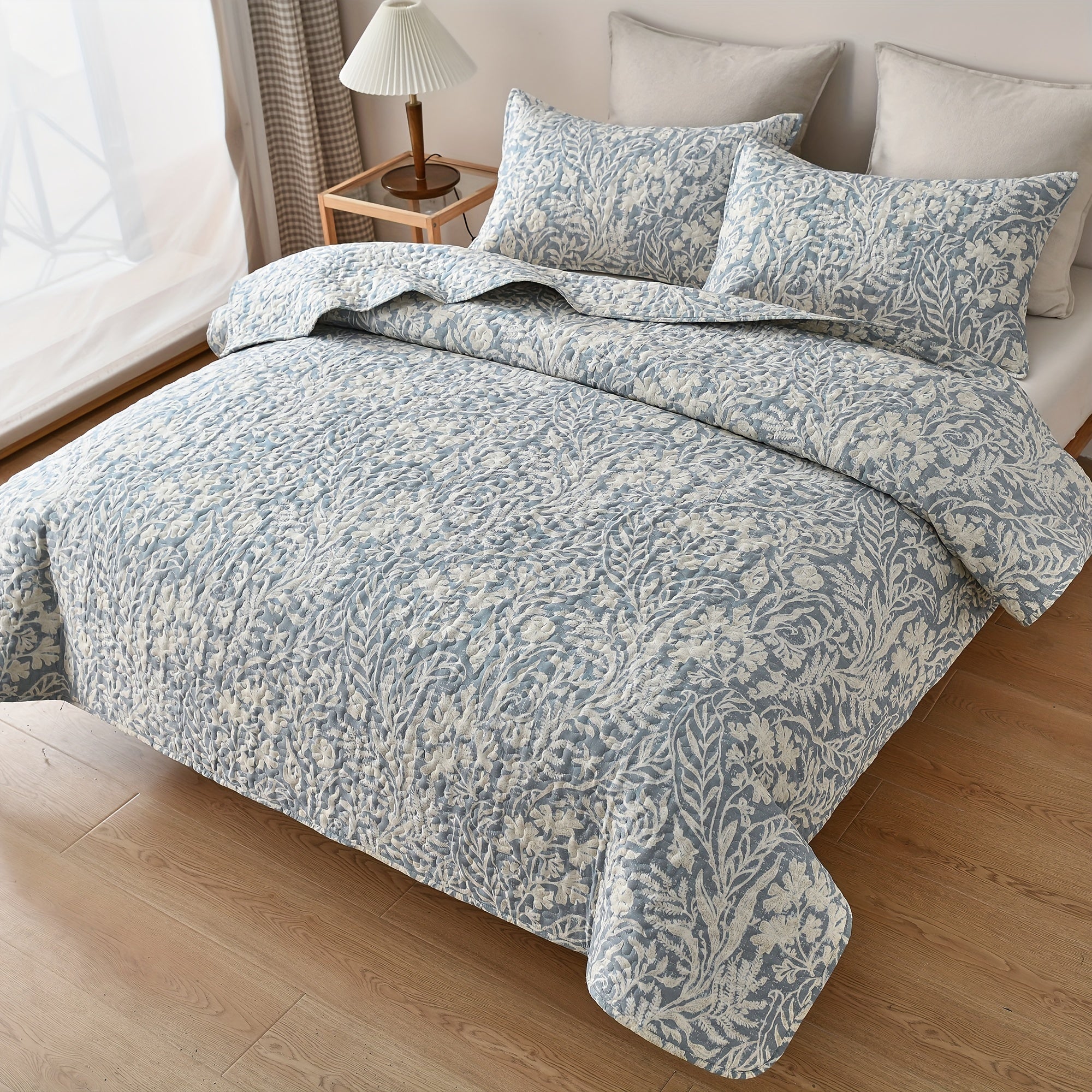 3pcs Bluish Grey Botanical Quilt Set Queen Size | Printed with Beige Leaves Pattern, All Season Lightweight Coverlet Sets, Polyester, Fabric, Quilting Craftsmanship