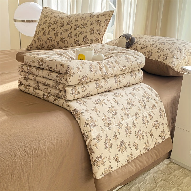 New Printed Summer Quilt with a Double-Layer Gauze Floral Pattern, Lightweight And Comfortable for Summer. Soft, Breathable, And Skin-Friendly, Suitable for Use in Bedrooms, Dorms, Guest Rooms, And on Sofas. (Single Lightweight Quilt