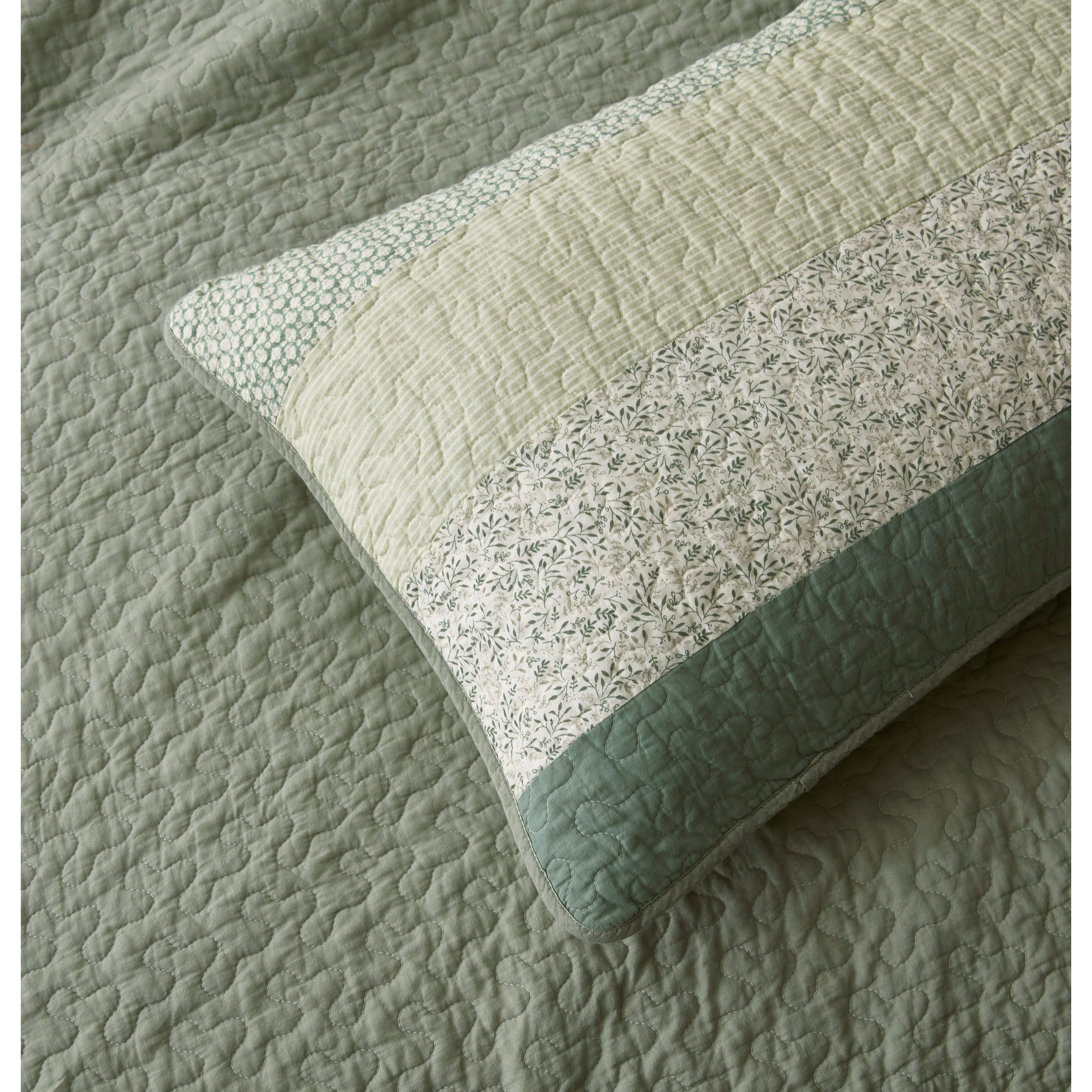 Chezmoi Collection Reed 2\u002F3-Piece Sage Green Floral Patchwork Stripe Cotton Quilt, Pre-Washed Reversible Lightweight Bedspread Set, Twin\u002FQueen\u002FKing\u002FOversized King\u002FSuper King Sizes - Holiday Bedding Gifts