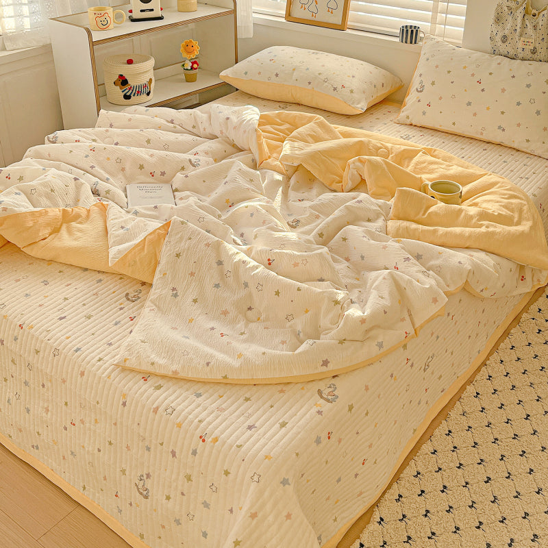 1pc Cloud-Feel Double-Sided Quilt Suitable for All Seasons, Lightweight Summer Blanket & Bedspread, Machine Washable Quilted Coverlet with Soft Breathable Bed Sheets for Bedding, Twin\u002FFull Size (59.06*78.74inch\u002F78.74*90.55inch) Gift