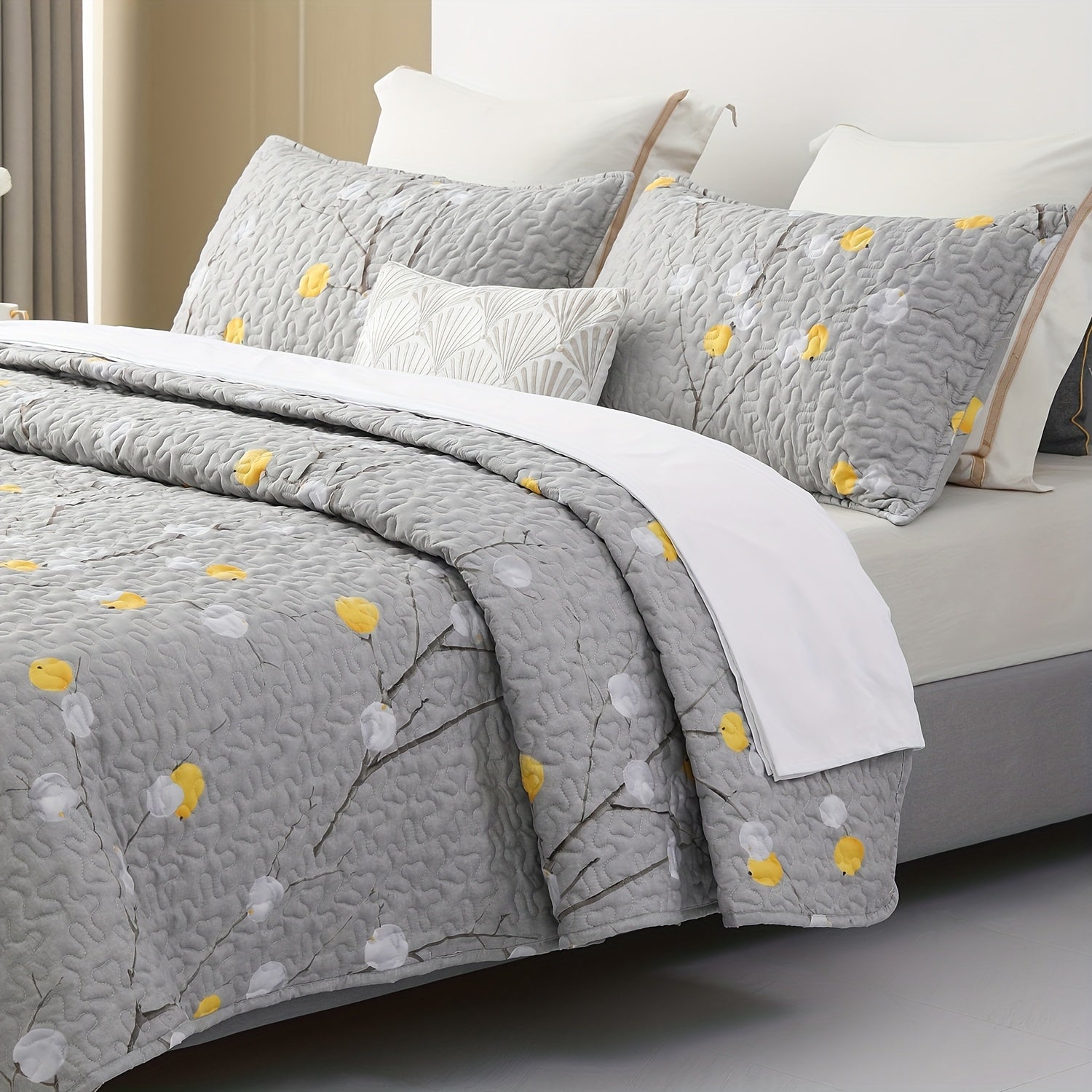 3pcs Bluish Grey Botanical Quilt Set Queen Size | Printed with Beige Leaves Pattern, All Season Lightweight Coverlet Sets, Polyester, Fabric, Quilting Craftsmanship