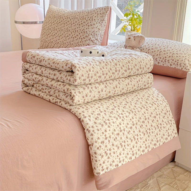 New Printed Summer Quilt with a Double-Layer Gauze Floral Pattern, Lightweight And Comfortable for Summer. Soft, Breathable, And Skin-Friendly, Suitable for Use in Bedrooms, Dorms, Guest Rooms, And on Sofas. (Single Lightweight Quilt