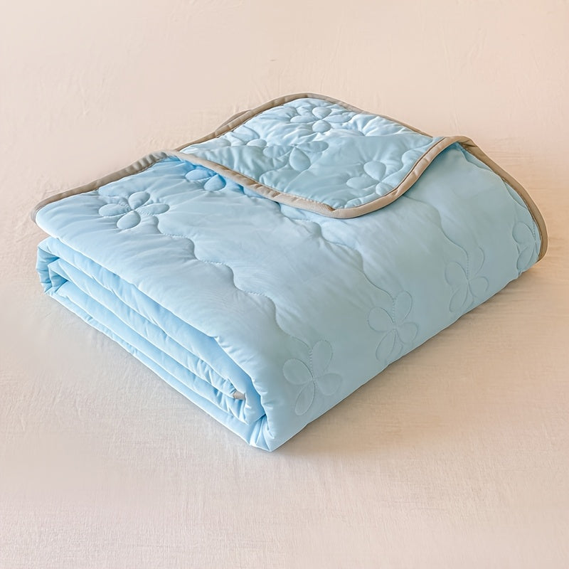 A Soft Summer Quilt, Skin-friendly and Heat-dissipating, a Stylish Summer Duvet Insert, a Cool and Lightweight Quilt, an Air-conditioning Quilt for Summer, a Special Quilt for Summer Heat Relief, a Thin Duvet Insert, Breathable and Non-clumping